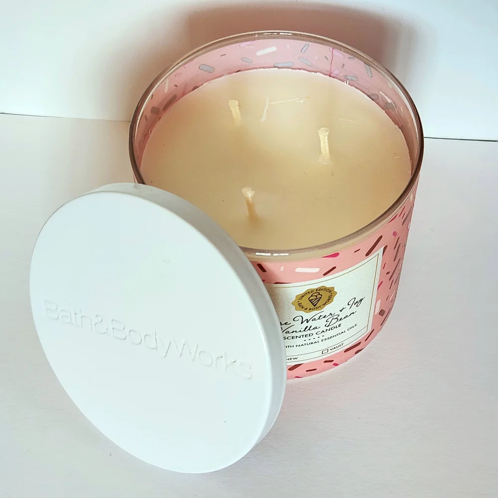 Bath & Body Works Rose Water Ivy & Vanilla Bean 3-Wick Candle